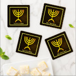 Set De Posavasos Menorah Flame<br><div class="desc">Una representación digital dorada y marrón de la menorah judía de siete ramificaciones (hebreo: מְ נ וֹ רָ ‎). Añade tu propio texto. La menorah de siete ramas, utilizada en el santuario portátil establecido por Moisés en el desierto y más tarde en el Templo en Jerusalén, ha sido un símbolo...</div>