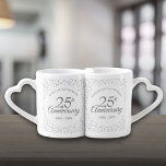 Set De Tazas De Café 25° Aniversario del Boda Confetti<br><div class="desc">Personaliza con los nombres y el año boda de la pareja feliz. Un regalo divertido,  único y de personalizable para celebrar el aniversario boda de plata de cualquiera. Diseñado por Thisisnotme©</div>