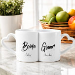 Set De Tazas De Café Boda de novia Groom Newlywes<br><div class="desc">Novia Groom Novedades Amantes Mug,  Personaliza agregando nombres de novias y novios</div>