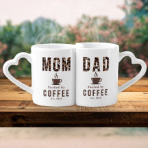Madre y Padre Impulsados por Café Año Est Padres