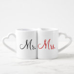 Set De Tazas De Café Mug Set de Sr. y de señora Lovers'<br><div class="desc">Mug Set de Sr. y de señora Lovers' con Sr. escrito en escritura negra en el frente de una taza y señora escritas en escritura roja en la parte de atrás de la segunda taza.</div>