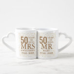 Set De Tazas De Café Oro Corazones 50 Aniversario Sr. Sra. Right<br><div class="desc">Personalizar los nombres y fechas para crear un regalo divertido y único para celebrar el 50 aniversario de un boda de oro. Diseñado por Thisisnotme©</div>