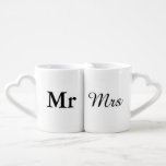 Set De Tazas De Café Sr. y señora par a juego moderno elegante del |<br><div class="desc">" Sr. y señora" regalo a juego de los pares con diseño blanco y negro moderno elegante. Perfeccione para • Amantes/pares • Recién casado • Aniversario de boda • El día de San Valentín Haga clic en el personalizar él botón para personalizar el diseño eligiendo el color de fondo que...</div>