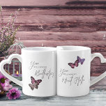 Set De Tazas De Café Tipografía y mariposas de moda - Año de nombre per<br><div class="desc">Personaliza estas tazas de la pareja con tus nombres, evento (es decir, compañeros de vida desde entonces, casados, establecidos) y la fecha o año. El diseño presenta mariposas y tipografía de moda en un lado de cada taza, con el texto de su personalizado en el otro. Las frases de los...</div>