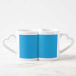 Set De Tazas De Café un fondo azul con un gato blanco y negro<br><div class="desc">Explore el encantador contraste de un gato blanco y negro con un fondo azul sereno. Esta imagen cautivadora captura la esencia de un querido mascota en un contexto único".</div>