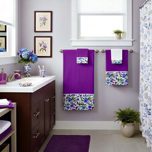 Set de toallas de baño con flores moradas y azules (Subido por el creador)