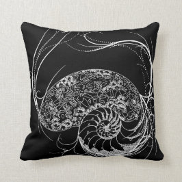 Shell blanco y negro diseña la almohada de tiro