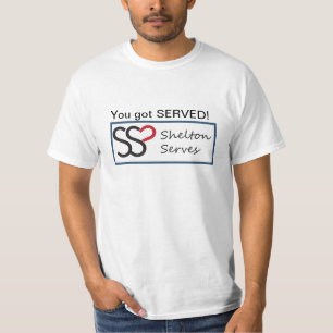 Shelton sirve la camiseta