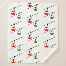 Góndolas rojas y verdes sobre una manta blanca