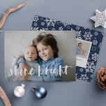 Shine Bright | Tarjeta de fotos completa Hanukkah<br><div class="desc">La tarjeta de fotografía festiva Hanukkah muestra su foto horizontal o orientada al paisaje favorita en todo el sangrado, con "brillo brillante" colocado en la tipografía de pincel con letras blancas. Personalice la parte delantera de la tarjeta con sus nombres y mensajes breves de vacaciones, y agregue tres fotos adicionales...</div>