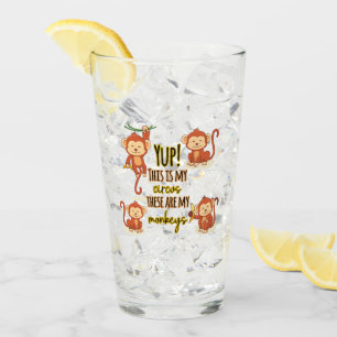 ¡Sí! Este es mi circo, estos son mis cuatro monos