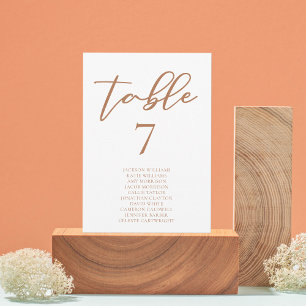 Sienna Brown Script Boda Número de tabla con nombr