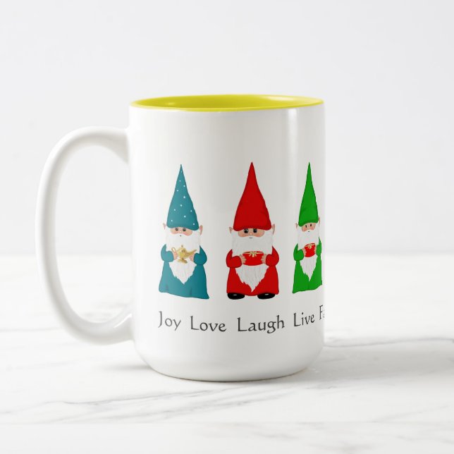 Siete Navidades se unen a la taza de café blanco (Izquierda)