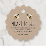 Significado para abejar la etiqueta de favor de la<br><div class="desc">Ideal para una ducha con temática de abejas o para una boda de miel,  esta etiqueta de regalo incluye un par de ilustraciones rústicos de abejas sobre fondo de papel kraft y texto fácil de personalizar.</div>