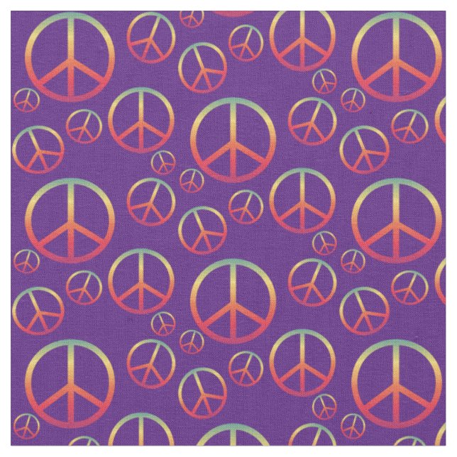 Signos de paz arcoiris en tela morada (De cerca)