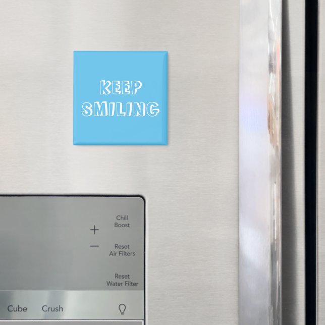 Sigue sonriendo, cielo azul blanco imán (In situ (nevera))