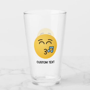 Silbando cara con ojos sonrientes