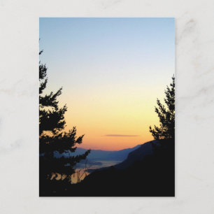 Silueta de amanecer en la postal del desfiladero d