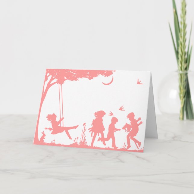 Silueta de niños jugando tarjeta de cumpleaños (Anverso)