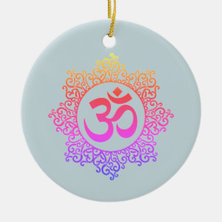 Símbolos de color Om y lotus arcoíris en ornamento