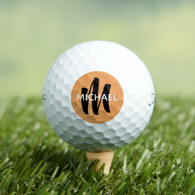Simple bola monogramada para un golfista (Camiseta in situ)