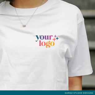 Simple camiseta de logo de empleado con marca
