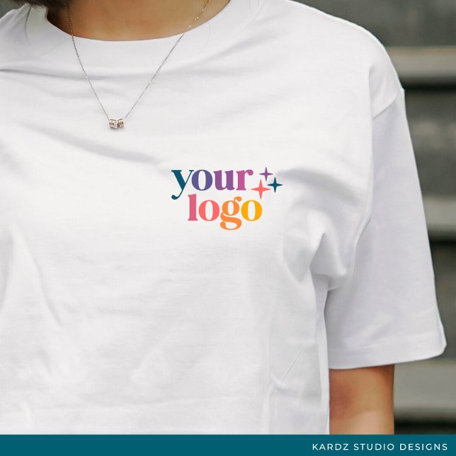 Simple camiseta de logo de empleado con marca (Subido por el creador)