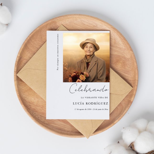 Simple celebración invitación funeral española (Subido por el creador)