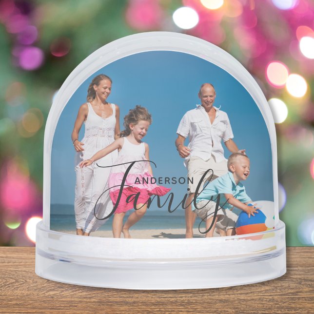 Simple Modern Photo Template Custom Family Name (Subido por el creador)