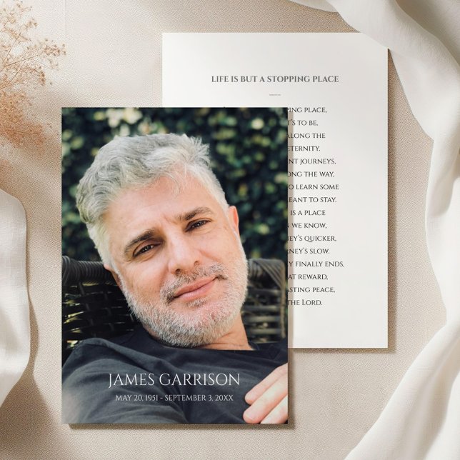 Simple tarjeta de oración de funerales grises con  (Subido por el creador)