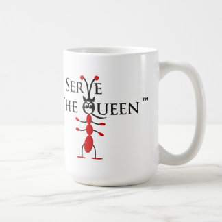 Sirva la taza roja y negra de la reina de la