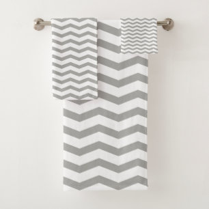 Sistema gris de la toalla del cuarto de baño del
