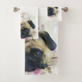 Sistema rosado de la toalla de baño del perro del