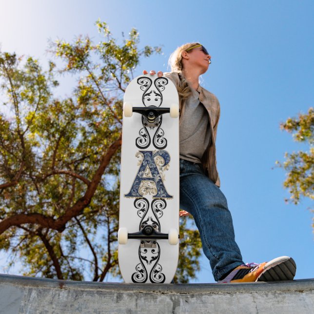 Skateboard A..iniciales (Exterior 1)