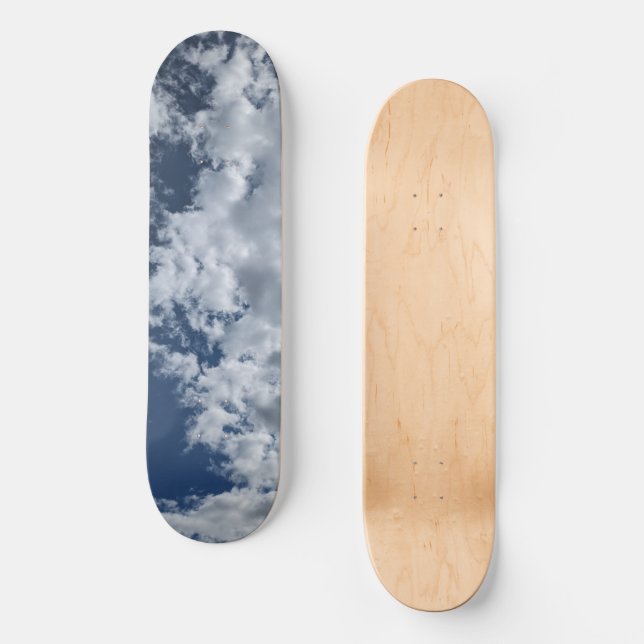 Skateboard A side of clouds (Anverso)
