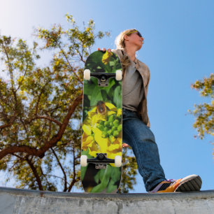 Skateboard Abeja a las flores amarillas