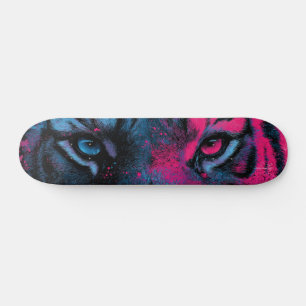 Skateboard Acercamiento azul neón y rosado de los ojos tigres