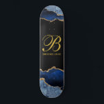 Skateboard Agante negro azul para Chicas personalizados<br><div class="desc">Monograma de oro personalizado sobre negro con bordes purpurinas de oro de agate negro azul. Resumen geode</div>