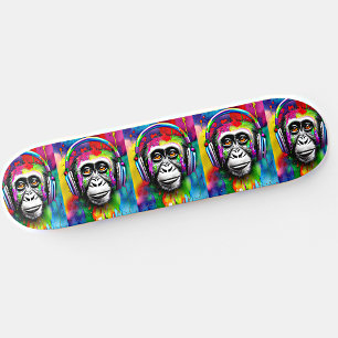 Skateboard Agregar nombre, mono colorido con auriculares