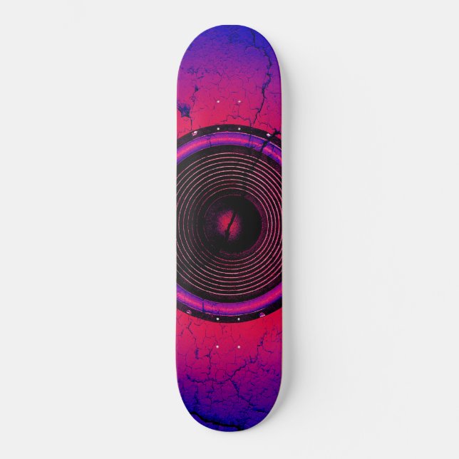 Skateboard Altavoz musical en una pared rota (Anverso)