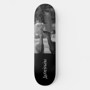 Skateboard Amantes de los ciervos blancos negros en patines