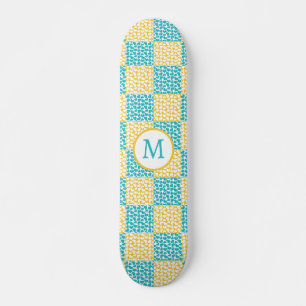 Skateboard Amor controlado en turquesa, amarillo y blanco