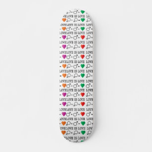 Skateboard AMOR es AMOR igualdad cita en colores arcoiris