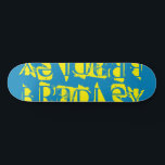 Skateboard Añadir su propio nombre personalizado azul amarill<br><div class="desc">Añadir su propio nombre personalizado Skateboard personalizado incluye su nombre personalizado en la moderna tipografía amarilla en un simple fondo azul. Personalice editando el texto en el cuadro de texto proporcionado. Dé un regalo hecho por el personalizado, patineta personalizada a tu patinador favorito para Navidades, cumpleaños o tu BFF. Diseñado...</div>
