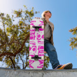 Skateboard Añadir su propio nombre personalizado rosa calient<br><div class="desc">Añadir su propio nombre personalizado Skateboard personalizado incluye su nombre personalizado en la moderna tipografía rosa caliente sobre un simple fondo blanco. Personalice editando el texto en el cuadro de texto proporcionado. Dé un regalo hecho por el personalizado, patineta personalizada a tu patinador favorito para Navidades, cumpleaños o tu BFF....</div>