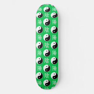 Skateboard Antecedentes verdes Patrón chino de Yinyang