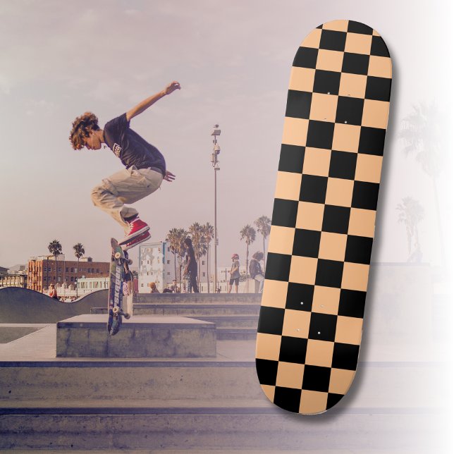 Skateboard Apricot y Black Checkered Vintage (Subido por el creador)