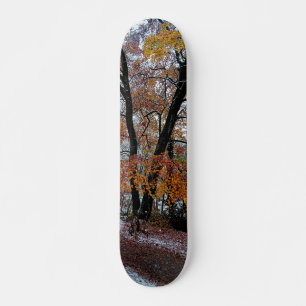 Skateboard Árboles con hojas naranjas