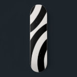 Skateboard Arcos Resumen Modernos De Mediados Del Siglo Negro<br><div class="desc">Arcos Arcoiris Resumen Modernos - Diseño Retro Geométrico - Blanco Negro Y Crema</div>