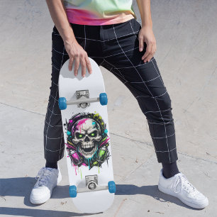 Skateboard Arte callejero en neón con grafiti de calavera par
